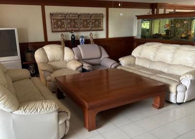 House for rent in Pattaya in the Homey Home project, Bang Lamung, Chonburi, next to the sea.