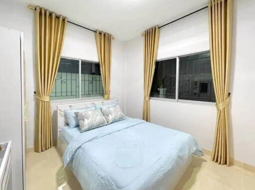 Single house for sale in Royal Orchid Village, Noen Phlap Wan,move in ready, great price.
