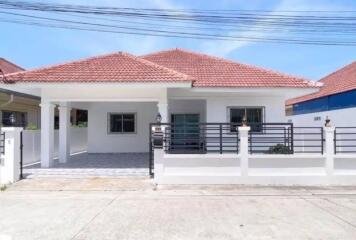 Single house for sale in Royal Orchid Village, Noen Phlap Wan,move in ready, great price.