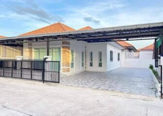 Second-hand house for sale in the project Soi Phonprapanimit 7 Fully decorated,move in ready, great price, Chonburi