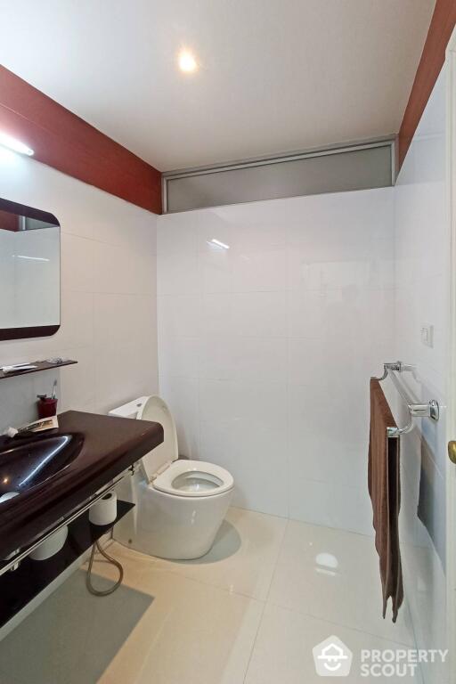 4-BR Condo at Premier Condominium near BTS Phrom Phong