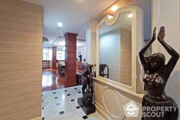 4-BR Condo at Premier Condominium near BTS Phrom Phong