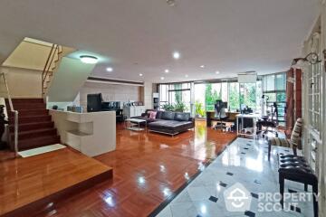 4-BR Condo at Premier Condominium near BTS Phrom Phong