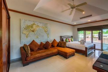 Private pool villa with 5 bedrooms for sale in Rawai.