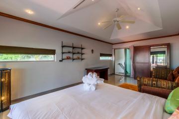 Private pool villa with 5 bedrooms for sale in Rawai.