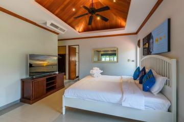 Private pool villa with 5 bedrooms for sale in Rawai.