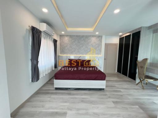 4 Bedrooms Villa / Single House East Pattaya H011402