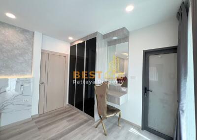 4 Bedrooms Villa / Single House East Pattaya H011402