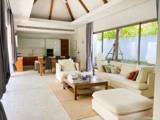 Anchan Grand Villa with 3 bedrooms for resale in Cherngtalay,Phuket