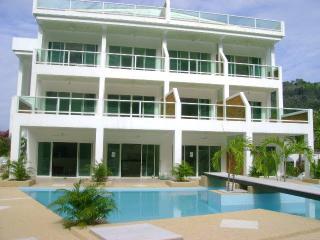 Apartment with Private Swimming Pool in Patong