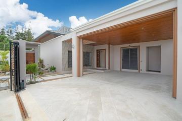 Grand pool villa with 3 bedrooms for sale in Bang Tao,Phuket