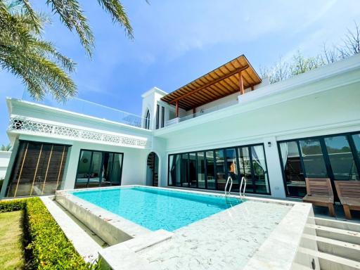 Modern pool villa with 3 bedrooms for sale in Choeng Thale, Phuket