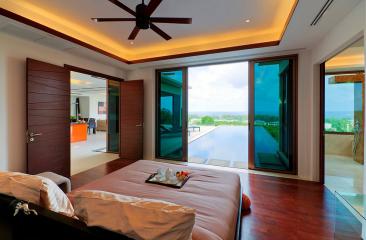 Luxurious pool Villa with 4 bedrooms for sale in Naithon beach, Phuket