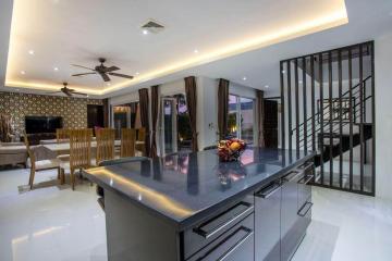 Mountain Views Villa with 4 bedrooms for sale in Chalong, Phuket