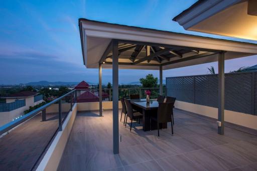 Mountain Views Villa with 4 bedrooms for sale in Chalong, Phuket