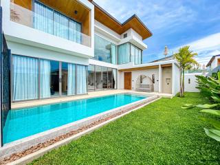 Luxury Zenithy Villa for Sale in Pasak, Phuket