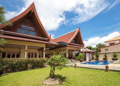 Stunning Five Bedroom Pool Villa in Rawai