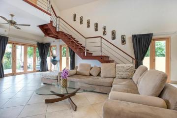 Stunning Five Bedroom Pool Villa in Rawai