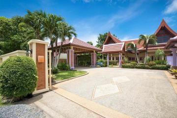 Stunning Five Bedroom Pool Villa in Rawai