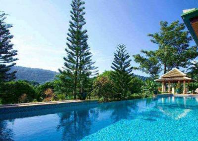 Great 6 Bedroom Pool Villa in the Heart of Rawai