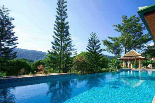 Great 6 Bedroom Pool Villa in the Heart of Rawai