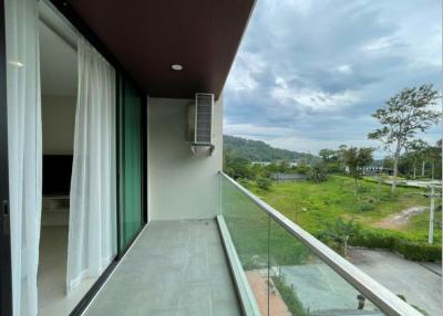 Top hill 2 Bedroom Sea View Apartment Near Tritrang Beach