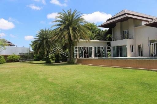 Lake view 4 bedroom villa with Large garden for sale in Kathu