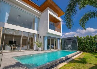Brand new pool villa 3 bed - in Pasak-Cherng talay, Phuket