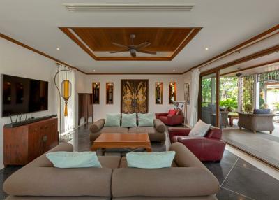 Resale Villa 5 Bedrooms with Private Pool in Rawai Phuket