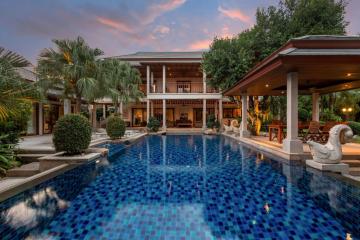 Resale Villa 5 Bedrooms with Private Pool in Rawai Phuket