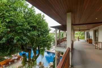 Resale Villa 5 Bedrooms with Private Pool in Rawai Phuket