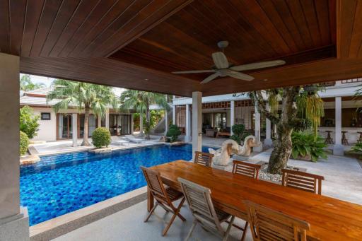 Resale Villa 5 Bedrooms with Private Pool in Rawai Phuket