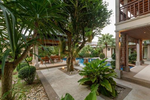 Resale Villa 5 Bedrooms with Private Pool in Rawai Phuket