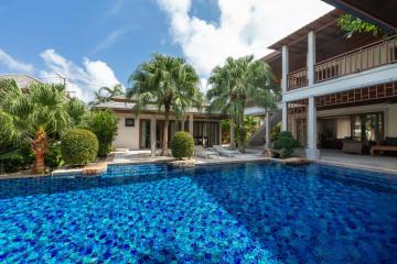 Resale Villa 5 Bedrooms with Private Pool in Rawai Phuket