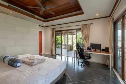 Resale Villa 5 Bedrooms with Private Pool in Rawai Phuket