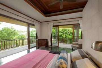 Resale Villa 5 Bedrooms with Private Pool in Rawai Phuket