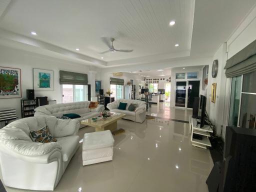 3.5 Bedrooms Villa with Private Pool for Sale in Si Sunthon, Thalang Phuket