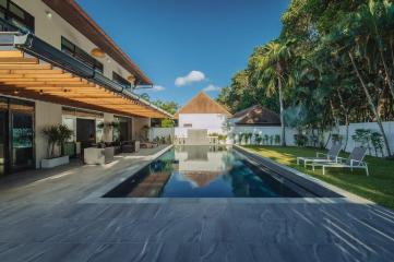 Private Pool Villa with 5 Bedrooms in Rawai Phuket