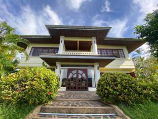 4 Bedrooms Villa with Lake Access For Sale in Chalong Phuket