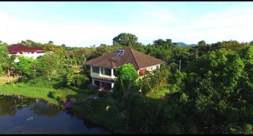 4 Bedrooms Villa with Lake Access For Sale in Chalong Phuket