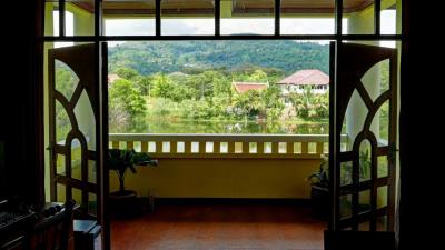 4 Bedrooms Villa with Lake Access For Sale in Chalong Phuket