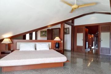 Exclusive 3 Bedrooms With Seaview Penthouse For Sale at Kata Phuket