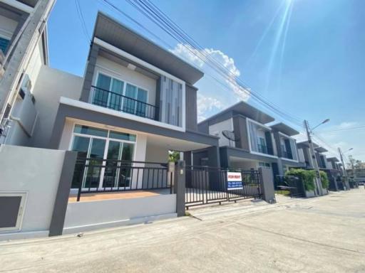 Single house for rent in Sriracha, Trio Town Village, fully furnished.