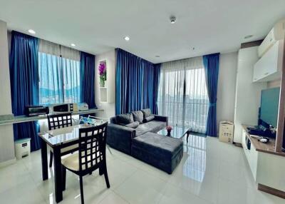 Condo for rent in Sriracha, The Sky Condo, beautiful, luxurious room, great price, city view.