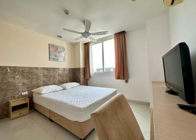 2 Bedrooms Condo In The Paradise Park Resort Jomtien Pattaya For Sale