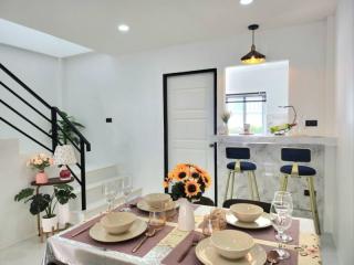 Townhome for sale, fully furnished, in Pattaya