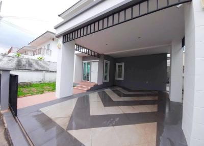 Second-hand detached house for sale in Sriracha, Crystal Plus, Nong Kham, near community areas.