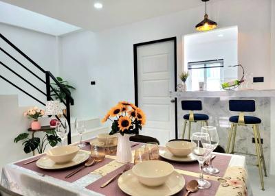 Townhouse for sale in Na Kluea, beautifully decorated, good location, cheap price, Bang Lamung, Chonburi.