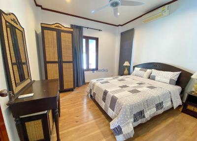 3 Bedrooms House in Dhewee Park Bang Saray H011207