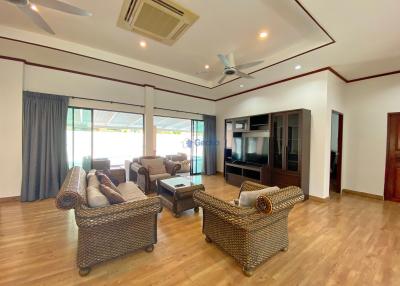 3 Bedrooms House in Dhewee Park Bang Saray H011207